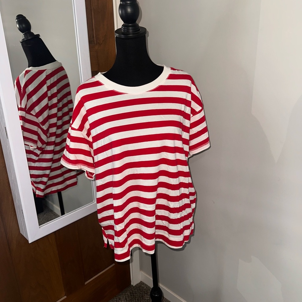 Old Navy Red and White Striped Short Sleeve Tee